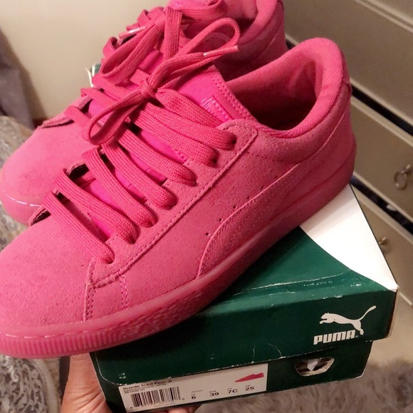 Kids size 6 Puma Suedes (Pink) - Picture 2 of 3